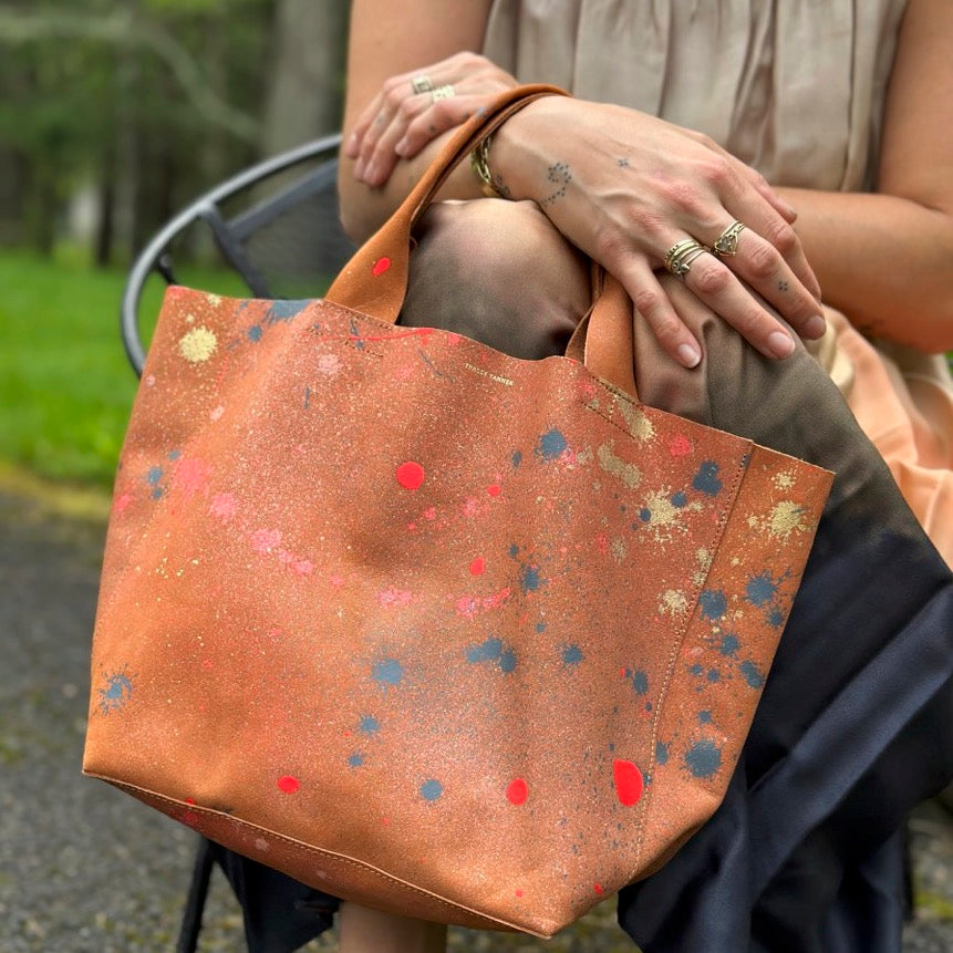 SPLATTER REBECCA TOTE – traceytanner